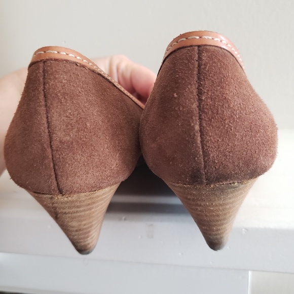 Ralph Lauren Brown Suede Wedge Pumps Size 9.5 - Picture 4 of 7